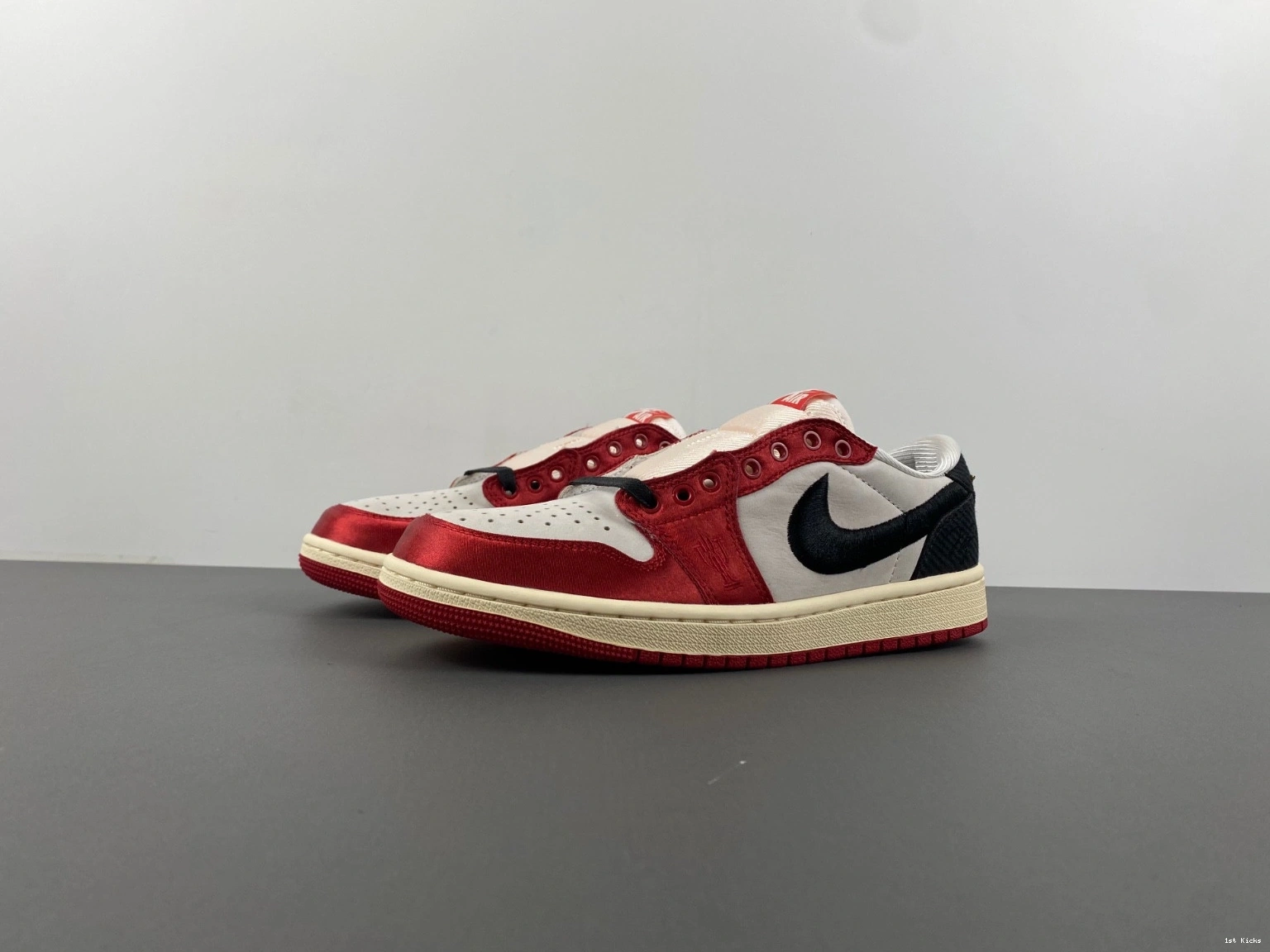 1 Low OG Trophy Air FN0432-100 Jordan Room 1022